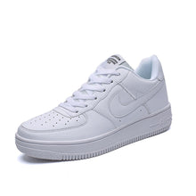Load image into Gallery viewer, 2019 Spring And Autumn New Men's Canvas Shoes Fashion trend Wild Student White Shoes Couple models low cuts sneakers 5J1399