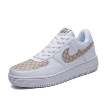 Load image into Gallery viewer, 2019 Spring And Autumn New Men's Canvas Shoes Fashion trend Wild Student White Shoes Couple models low cuts sneakers 5J1399